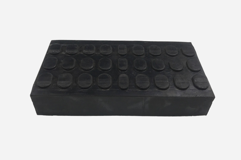 Gummiklotz X215: 20 cm lang, 11 cm breit, 3.5 cm hoch