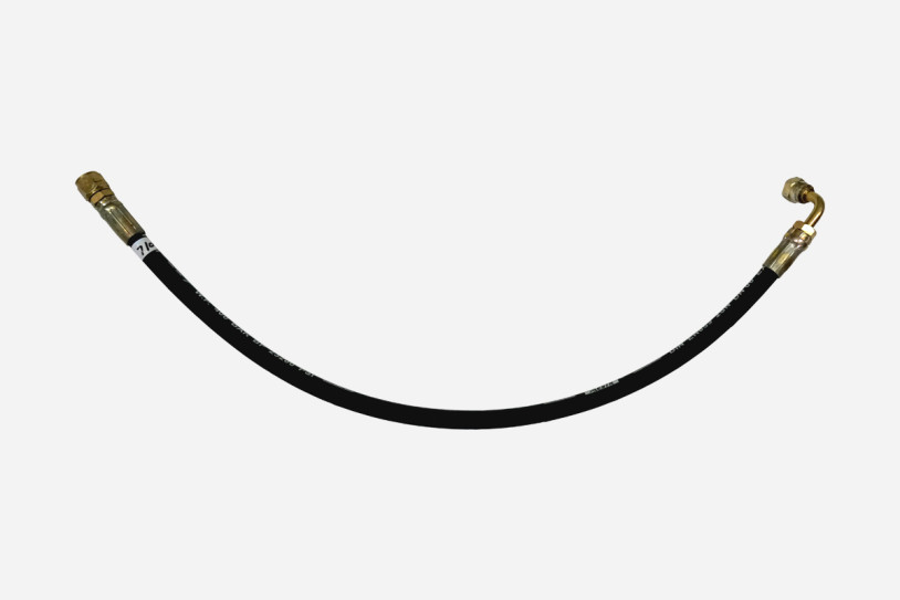 Abbildung: Kurzer Hydraulikschlauch für Scherenhebebühnen (Seitenansicht)